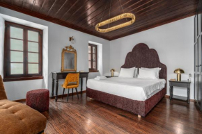 Telegraphus Boutique Home